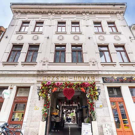 My Gozsdu Court Historic Passage Apartment Budapest